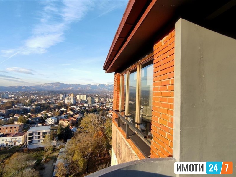 СЕ ПРОДАВА ДУПЛЕКС ВО ЖЕЛЕЗАРА