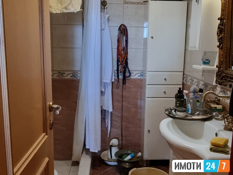 СЕ ПРОДАВА СТАН ВО ОСТРОВО