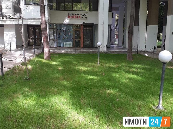 СЕ ПРОДАВА ДУЌАН ВО КАПИШТЕЦ 