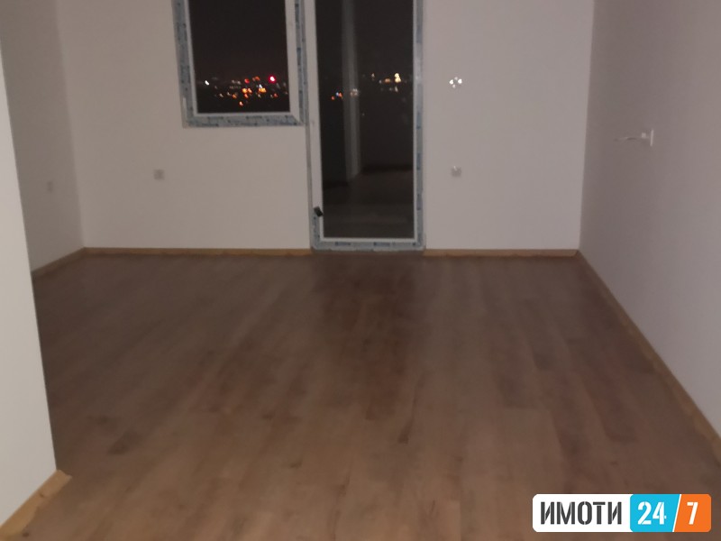 Prodavam Nova Kukja 130m2 so Dvor od 600m2 vo  Kis Voda