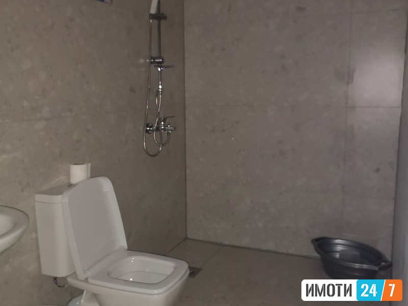 Prodavam Nova Kukja 130m2 so Dvor od 600m2 vo  Kis Voda