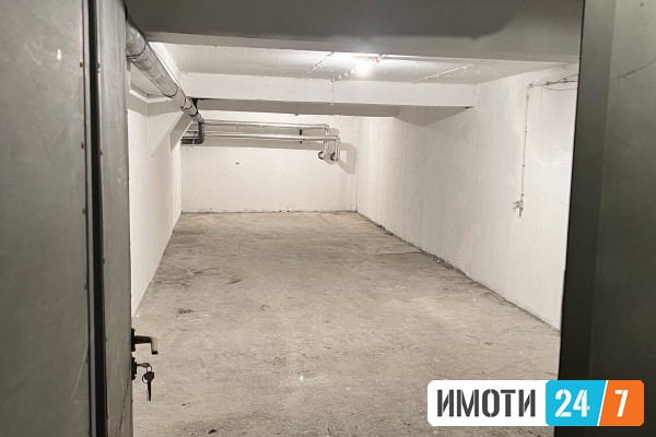 ЗАТВОРЕНА ПОЗДЕМНА ГАРАЖА НА ИДЕАЛНА ЛОКАЦИЈА ВО ДЕБАР МААЛО