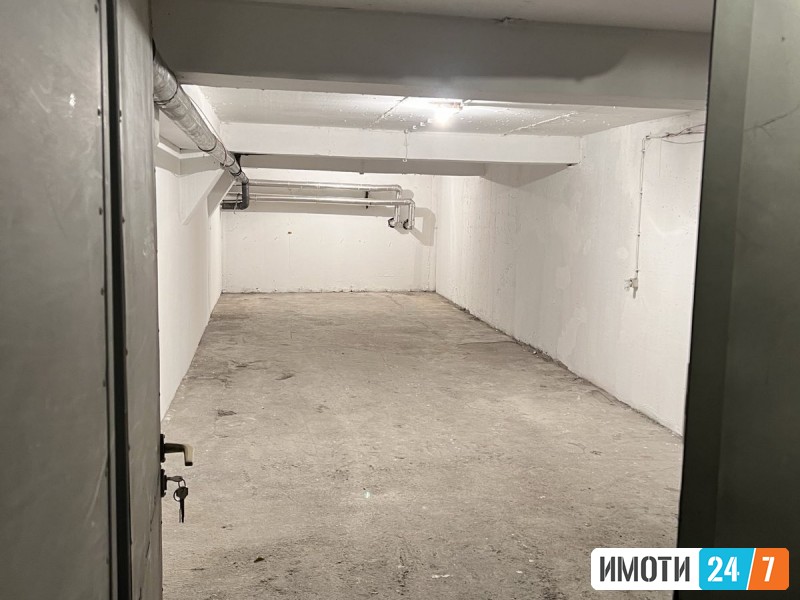 ЗАТВОРЕНА ПОЗДЕМНА ГАРАЖА НА ИДЕАЛНА ЛОКАЦИЈА ВО ДЕБАР МААЛО