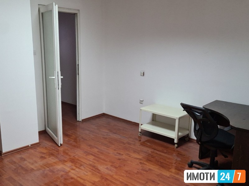 ПРАЗЕН ТРОСОБЕН СТАН СО ЛОКАЦИЈА ВО ЦЕНТАРКАЈ КАТОЛИЧКА ЦРКВА
