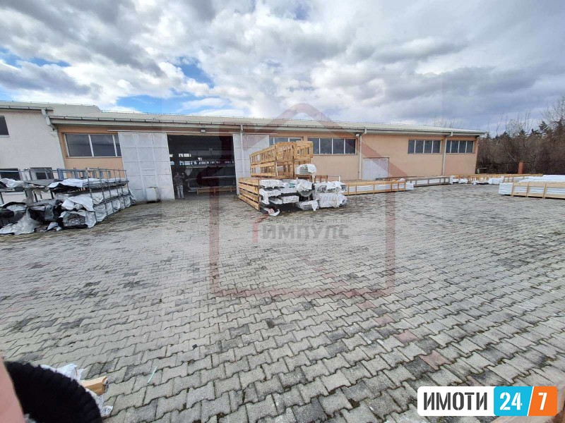 DELOVEN PROSTOR-MAGACIN VO BLIZINA NA CEMENTARA
