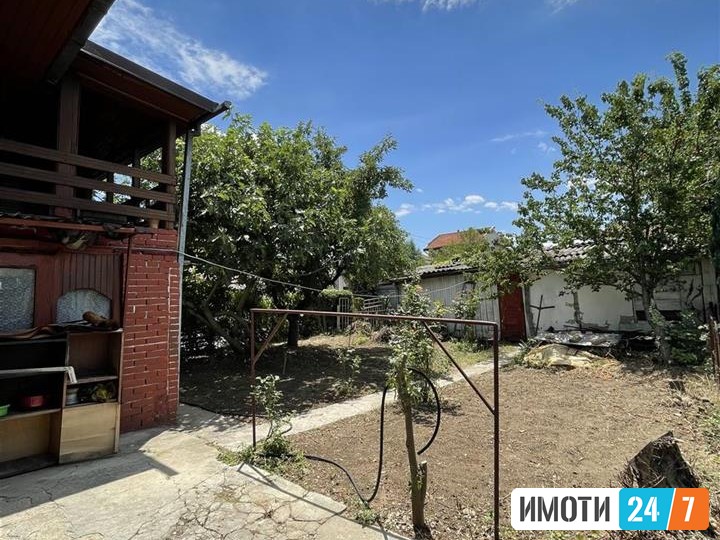 СЕ ПРОДАВА КУЌА ВО НАСЕЛБА ЛИСИЧЕ 