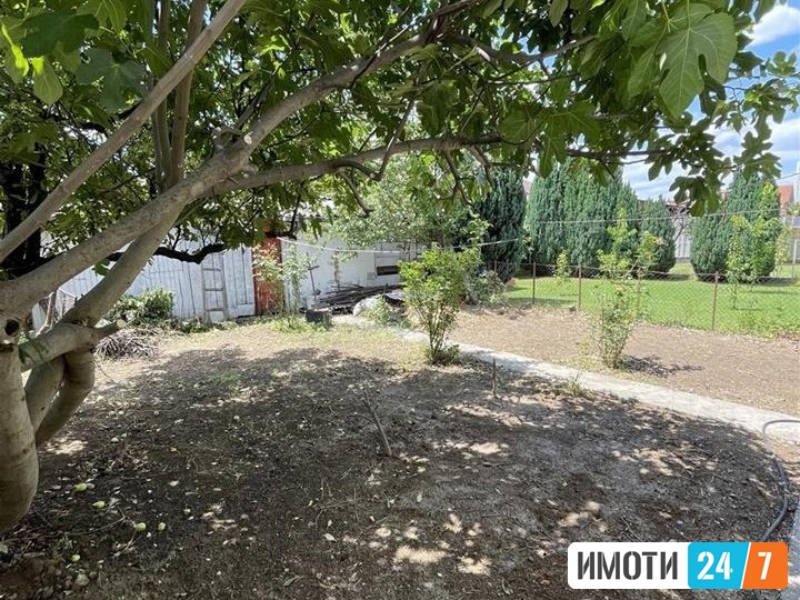 СЕ ПРОДАВА КУЌА ВО НАСЕЛБА ЛИСИЧЕ 