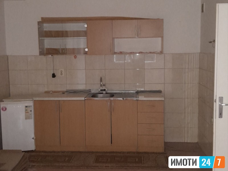Prodavam 2 soben i 3 soben stan vo gjorce petrov