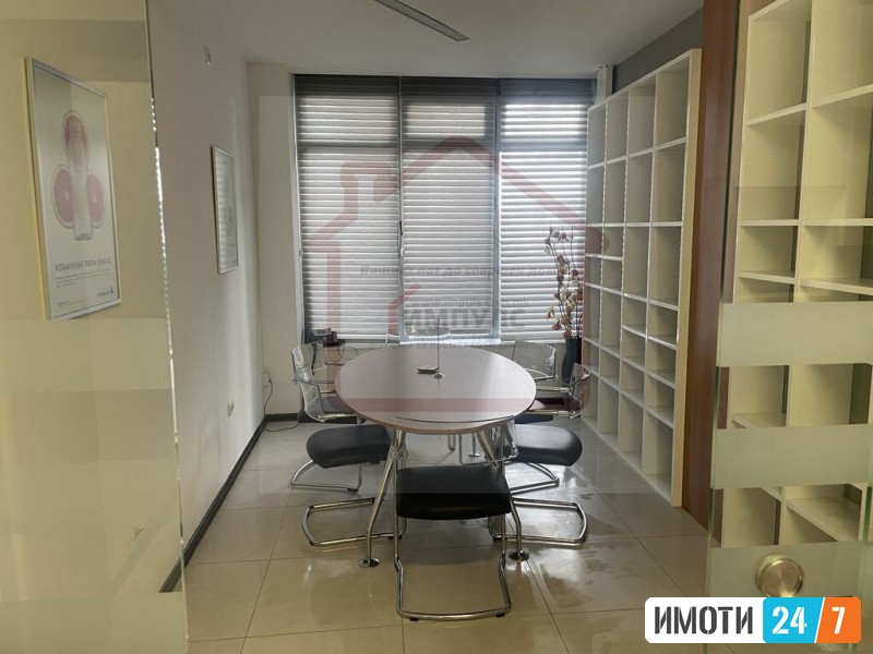 НАМЕСТЕН ДЕЛОВЕН ПРОСТОР СО ЛОКАЦИЈА ВО ЦЕНТАР