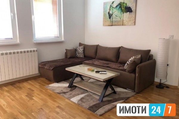 SE IZDAVA TROSOBEN STAN VO CENTAR - RAMPA