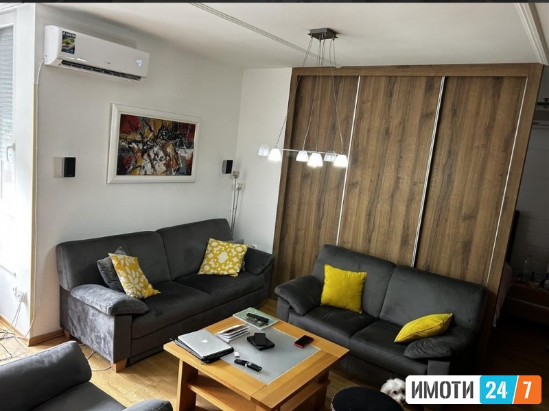 TROSOBEN STAN NA ATRAKTIVNA LOKACIJA VO CENTAR GRADSKI ZID 