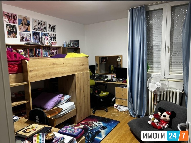 TROSOBEN STAN NA ATRAKTIVNA LOKACIJA VO CENTAR GRADSKI ZID 