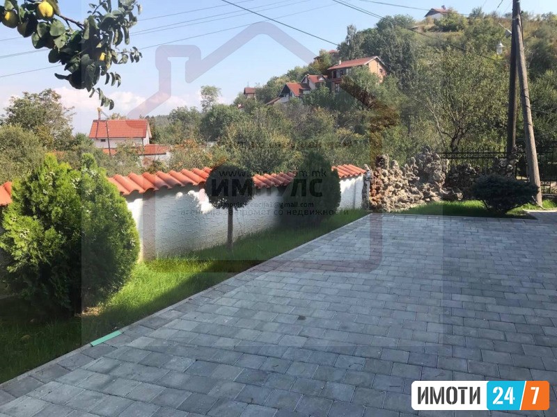 СЕ ИЗДАВА ЕДНА СЕМЕЈНА КУЌА СО ЛОКАЦИЈА ВО ТРНОДОЛ