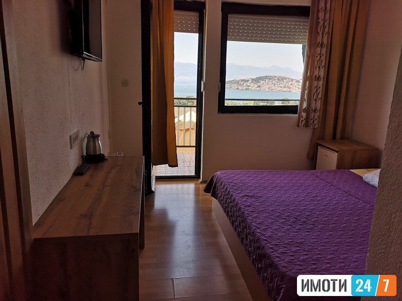 Studio sobi so kupatiloparkinginternetpogled vo Villa ZENOVA - Ohrid Lake View apartmani