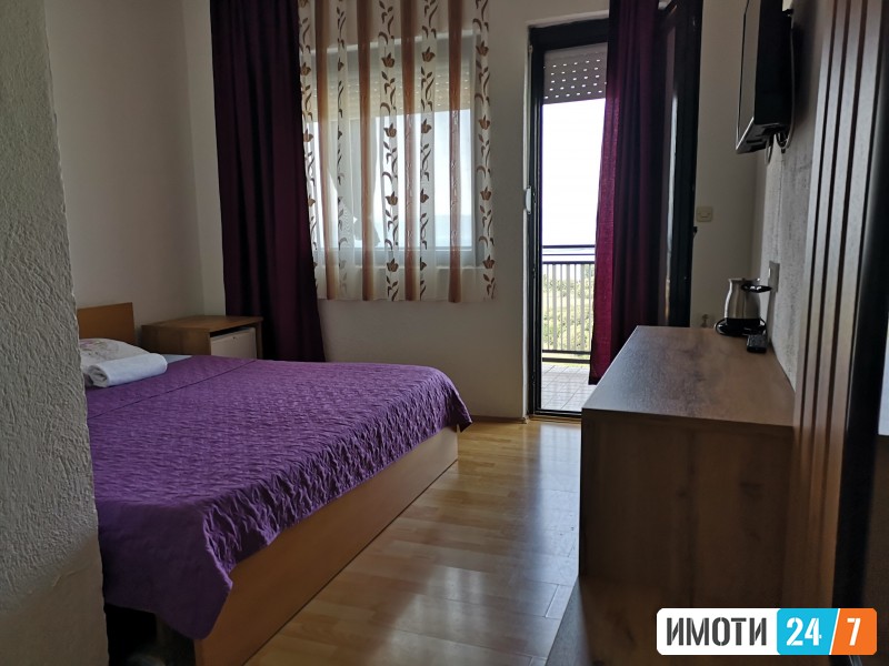 Studio sobi so kupatiloparkinginternetpogled vo Villa ZENOVA - Ohrid Lake View apartmani
