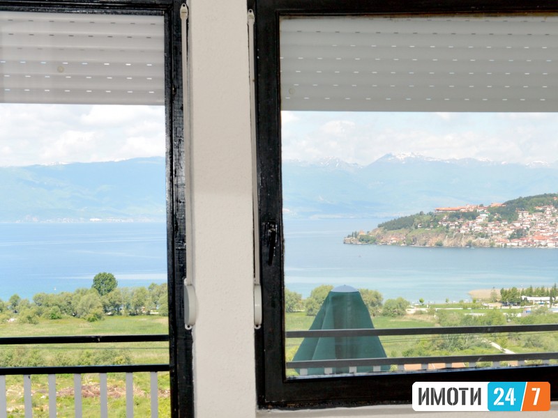 Studio sobi so kupatiloparkinginternetpogled vo Villa ZENOVA - Ohrid Lake View apartmani