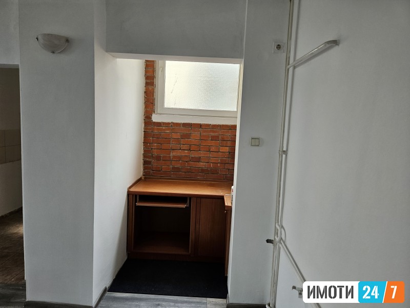 Се издава стан во Градски Ѕид 