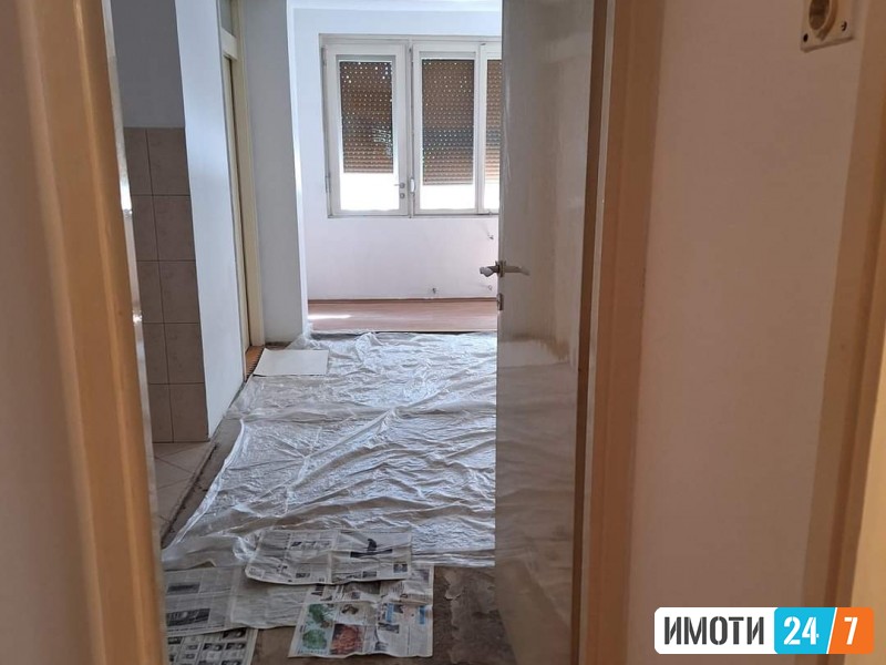 Продавам четворособен стан во Топанско Поле