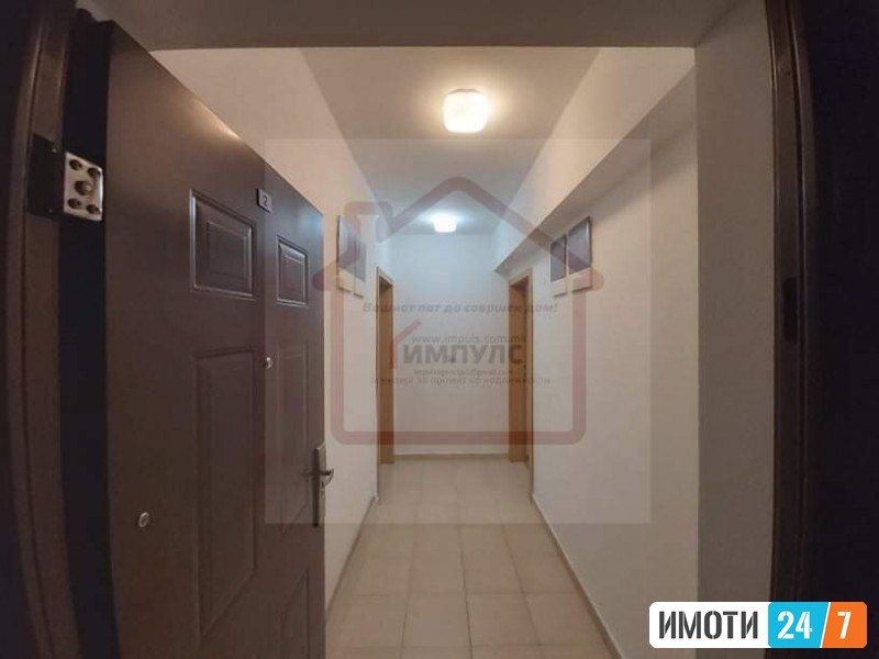 PRAZEN CETIRISOBEN STAN NA SUPER LOKACIJA VO CENTARSOBOREN HRAM I VLADA