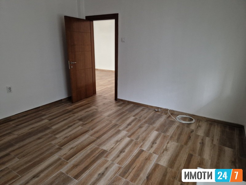 POVEKENAMENSKI OBJEKT NA VLEZOT VO KOZLE SVJOVAN