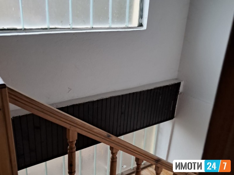 KUA SO KROVNA TERASA NA ATRAKTIVNA LOKACIJA VO KOZLE KANELA