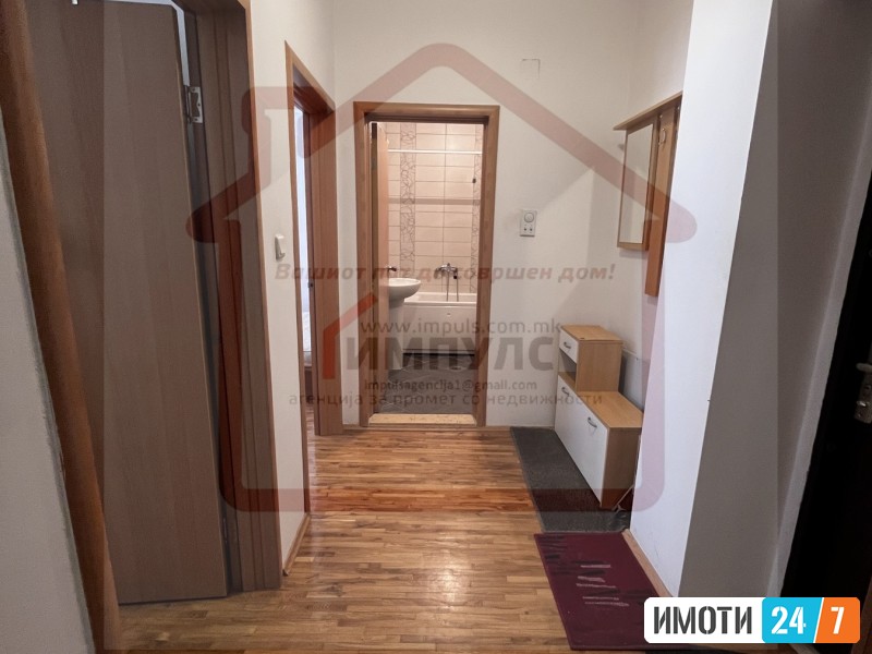 SE PRODAVA TROSOBEN STAN VO DEBAR MAALO