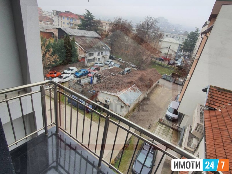 SE PRODAVA PREKRASEN TROSOBEN STAN VO STROG CENTAR