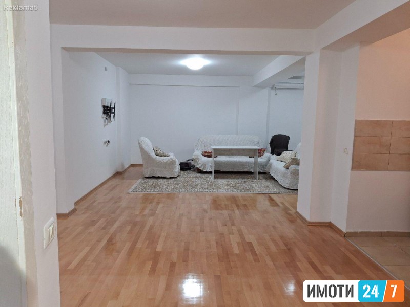 TROSOBEN STAN VO CENTAR GRCKA AMBASADA