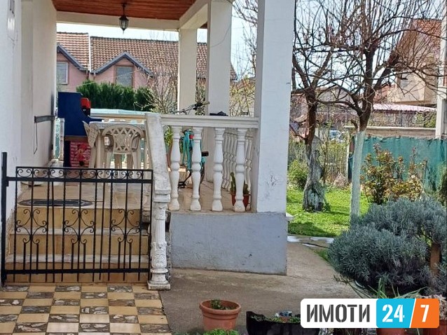 Продавам куќа во Стајковци