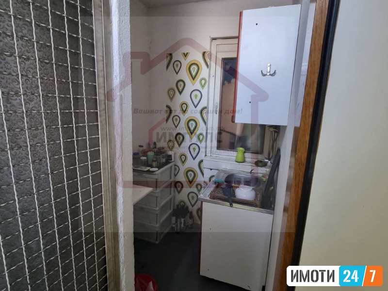 PRAZEN STAN ZA DELOVNA NAMENA VO KAPISHTEC