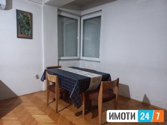 SE PRODAVA STAN VO MADZARI