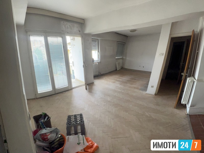 Prodavam stan vo Karpos 4 od 73m2