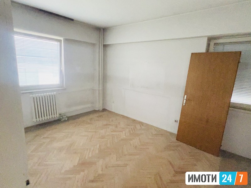 Prodavam stan vo Karpos 4 od 73m2