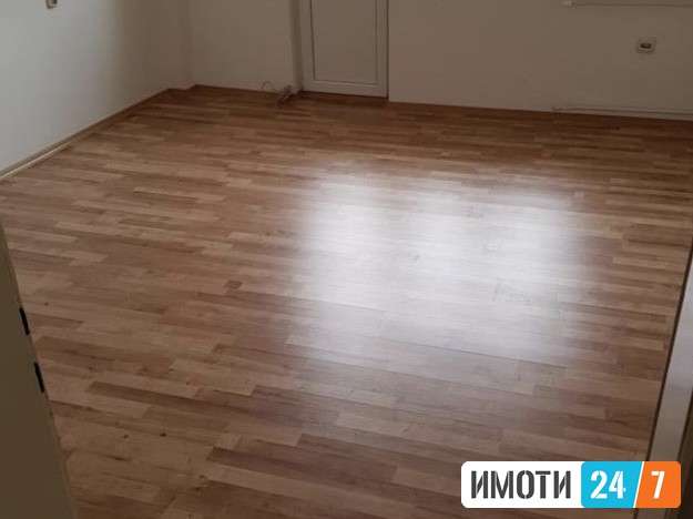 Се издава деловен простор на Рекорд 