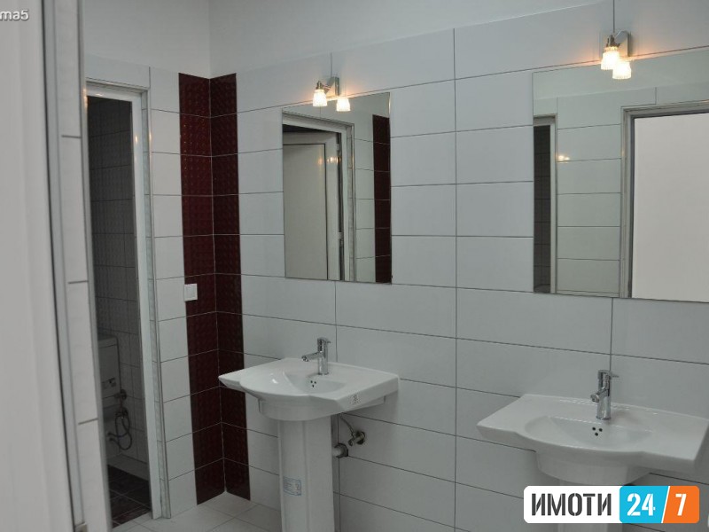 Se izdava magacinski prostori 2500 m2 vo vizbegovo