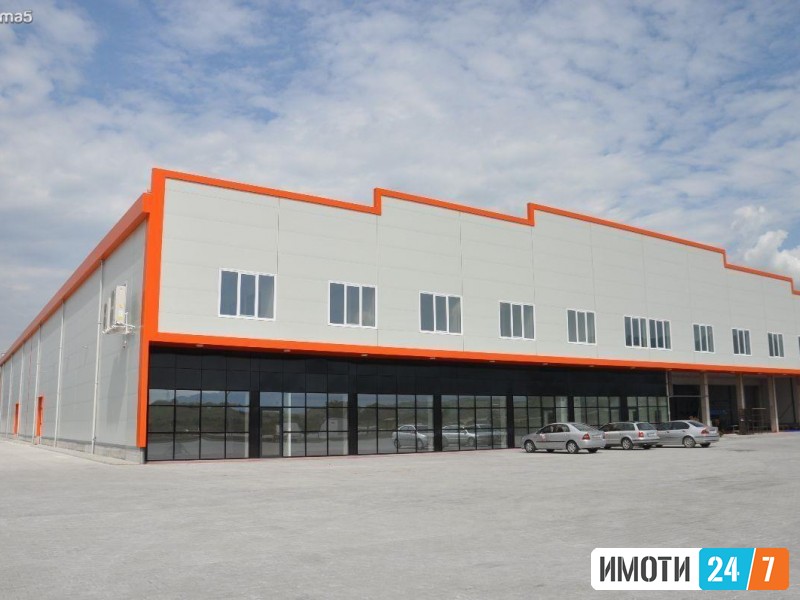 Se izdava magacinski prostori 2500 m2 vo vizbegovo