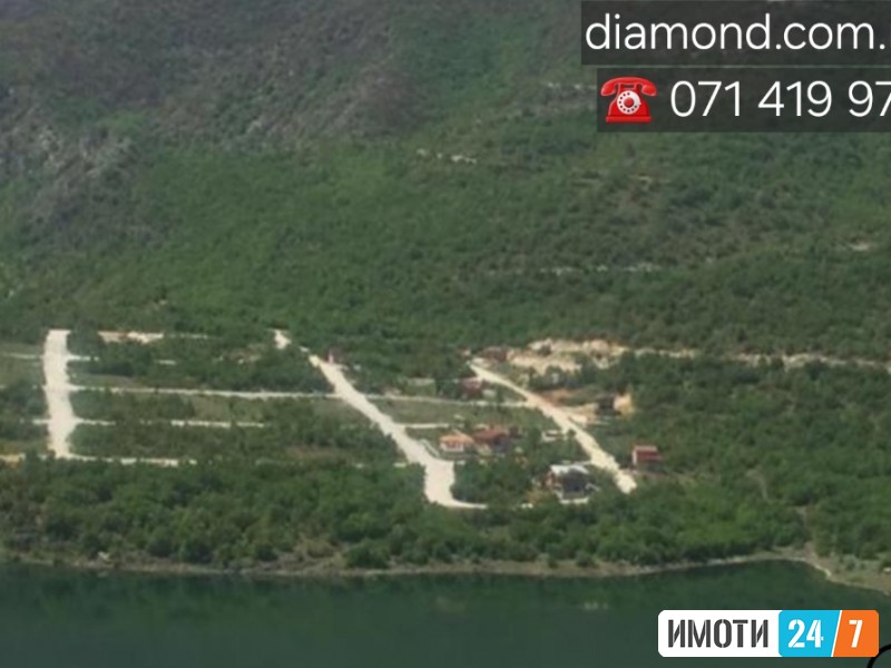 PLAC NA KOZJAK 400m2 SO SKAP POGLED KON EZEROTO