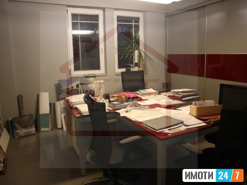 НАМЕСТЕН ДЕЛОВЕН ПРОСТОР СО ЛОКАЦИЈА ВО ЦЕНТАРКАТОЛИЧКА ЦРКА