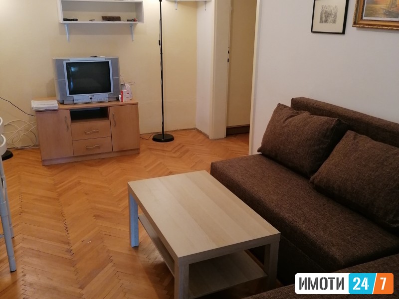 Se prodava 70 kvadrati stan 