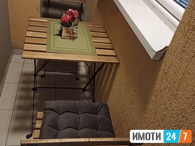 Се издава стан кај Католичка 