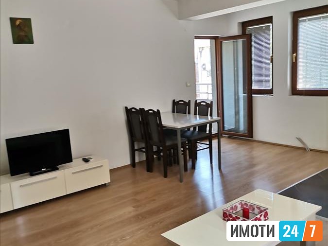 FUNKCIONALEN TROSOBEN STAN VO CENTARKATOLICKA CRKVA