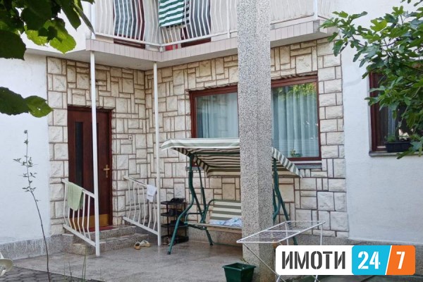 СЕ ПРОДАВА КУЌА ВО БУТЕЛ 1