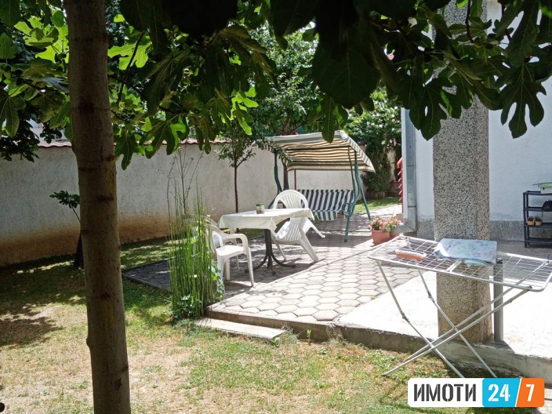 СЕ ПРОДАВА КУЌА ВО БУТЕЛ 1