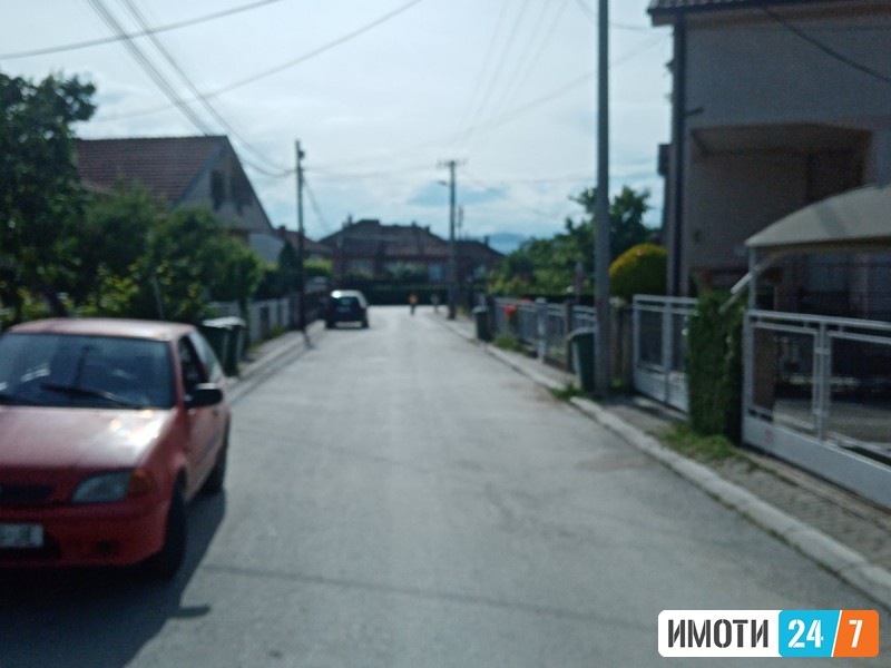 СЕ ПРОДАВА КУЌА ВО БУТЕЛ 1