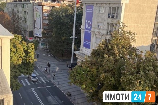 Се продава стан во строг Центар - Рекорд 