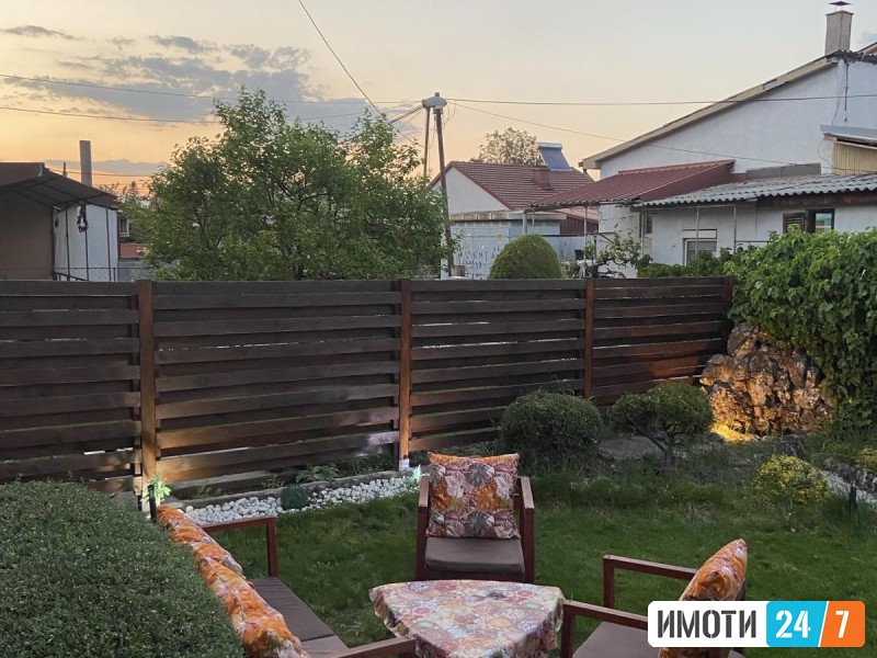  Prodavam prostrana i funkcionalna semejna kuka  vo n Dracevo Skopje