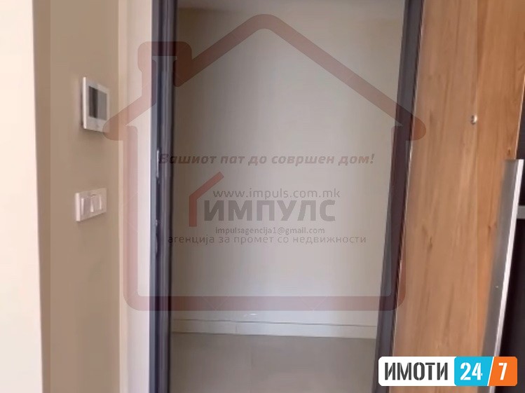 SE PRODAVA SONCEV TROSOBEN STAN SO LOKACIJA VO STROG CENTAR