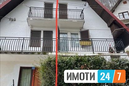 Продавам викенд куќа во Маврово