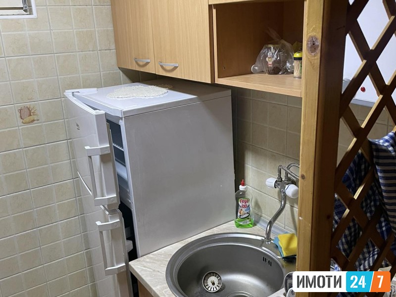 Продавам викенд куќа во Маврово
