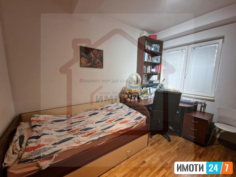 KOMFOREN TROSOBEN STAN SO DVOR NA MIRNA LOKACIJA VO CRNICE